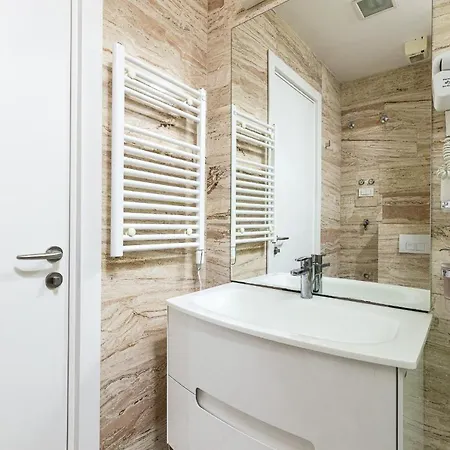 Modern 3br By The Sea -
